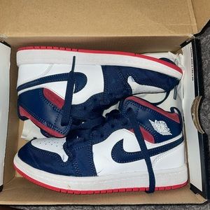 Boys Jordan’s 1’s
